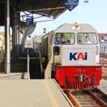 Salah satu unit kereta api yang melayani rute pesisir barat Sumatera Barat