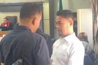 Terdakwa kasus korupsi dan suap yang merupakan Eks PJ Wali Kota Pekanbaru Risnandar Mahiwa dituntut 6 tahun penjnaran dan uang pengganti miliaran rupiah