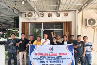 Foto bersama seluruh anggota PJID dan Ketua terpilih