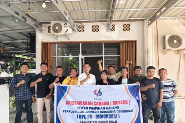 Foto bersama seluruh anggota PJID dan Ketua terpilih