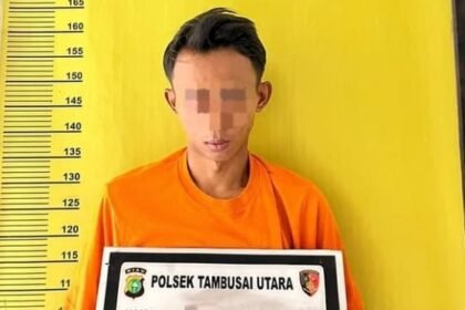 Tersangka berisinial MR (31) saat diamankan di polsek tambusai utara. Dari rumah pelaku di temukan, 14 sabun dengan berat 3,91 gram. | Foto: Polsek Tambusai Utara/Andrean